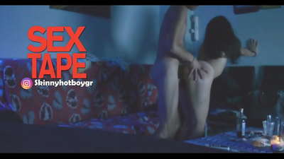 Слатка ученица са својим дечком